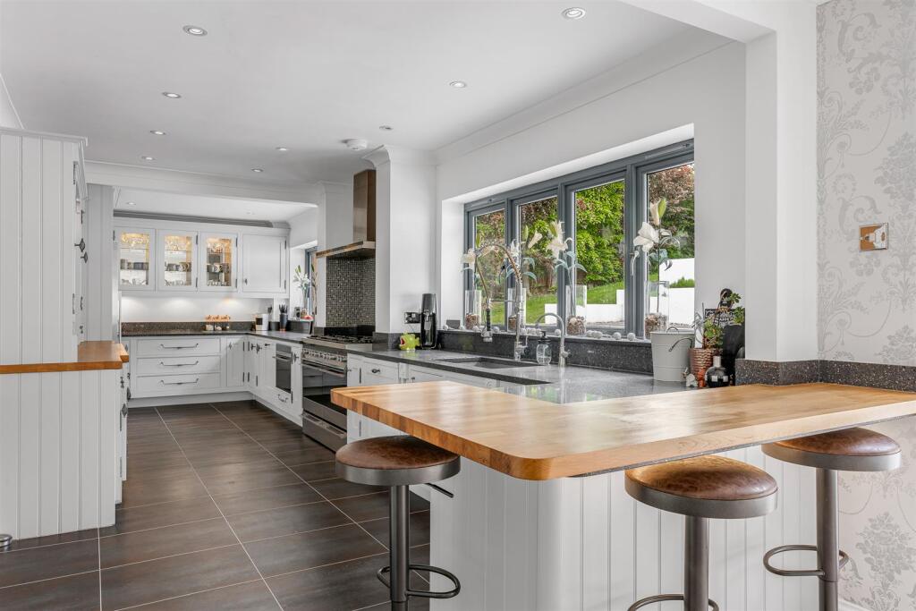 Additional image 28 of Harmer Green Lane, Welwyn