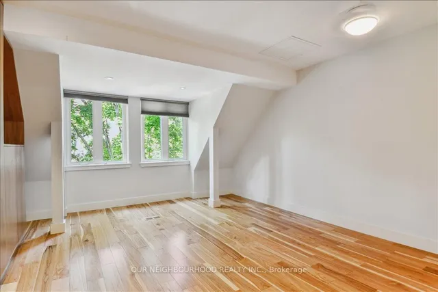 Additional image 32 of 69 Longboat Ave