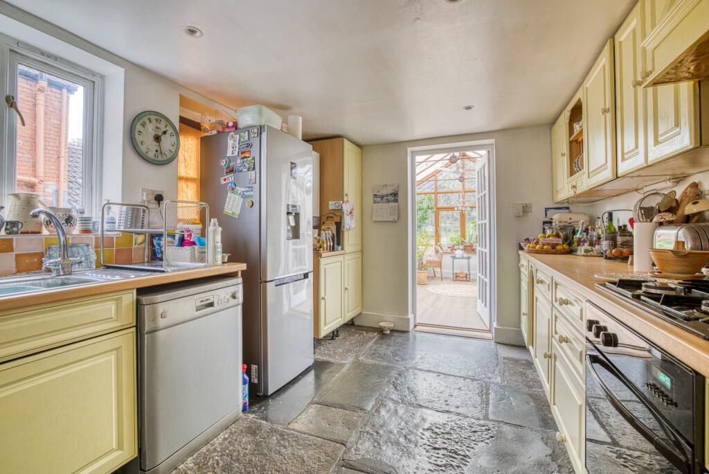 Additional image 9 of 700mts from Cathedral, Bath Road, Wells