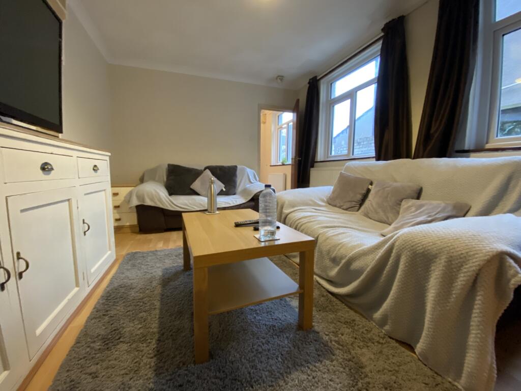 Llanbleddian Gardens, Cathays