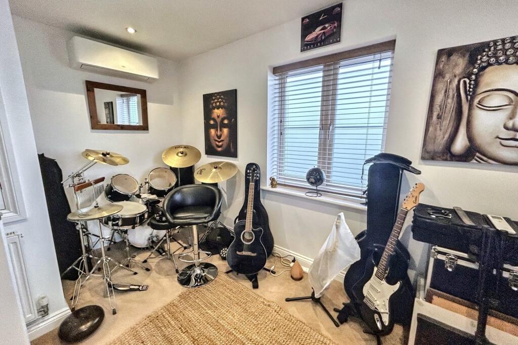 Additional image 10 of Parkstone