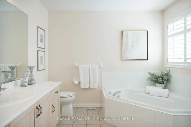 Additional image 35 of 36 Red Maple Lane