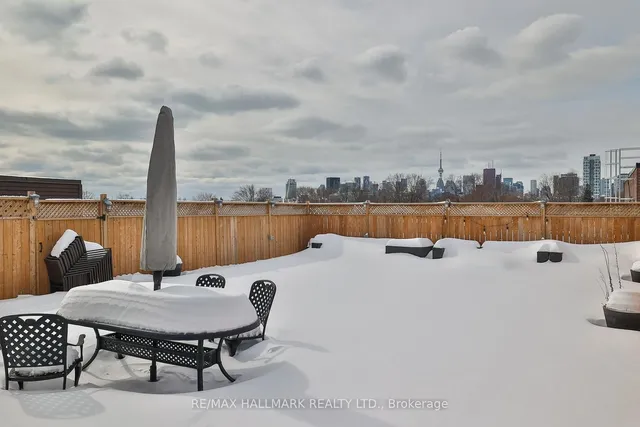 Additional image 34 of 326 Carlaw Ave Unit 215