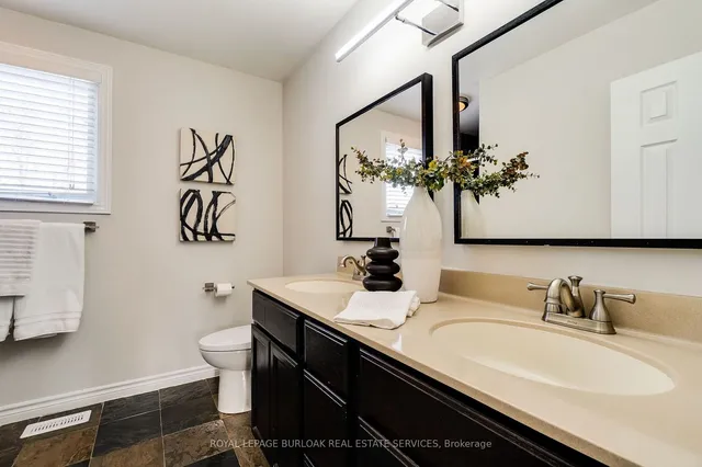 Additional image 25 of 2154 Salma Cres