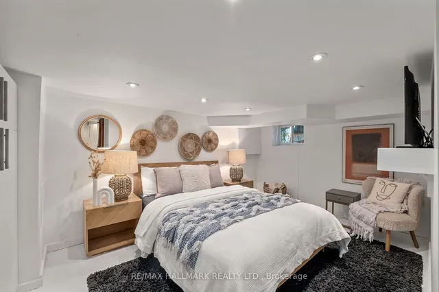 Additional image 27 of 13 Woodfield Rd