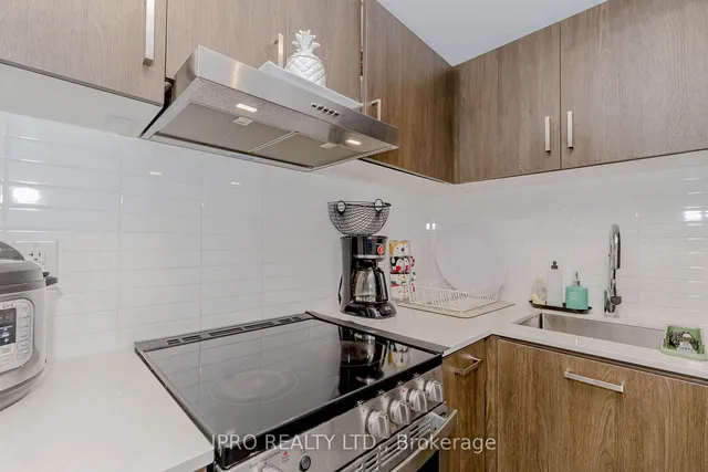 Additional image 13 of 219 Dundas St Unit 1705