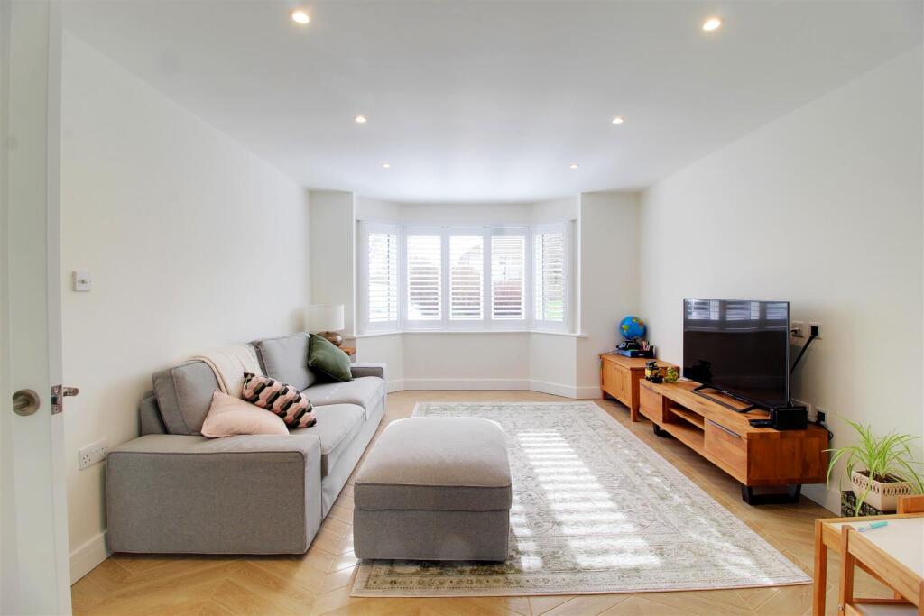 Additional image 4 of Peplins Way, Brookmans Park