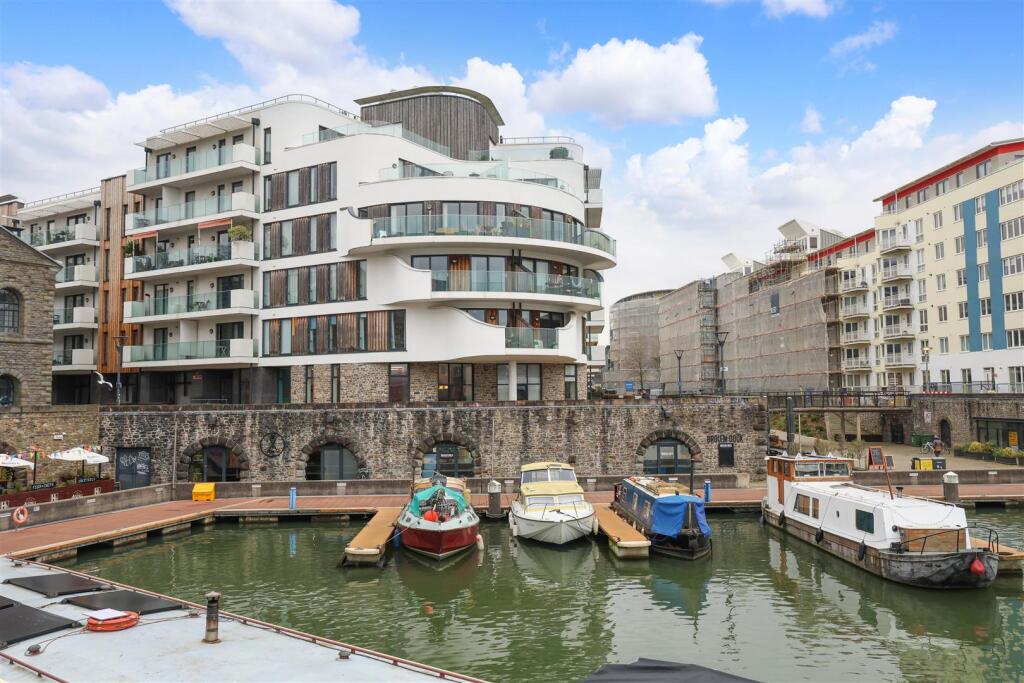 Invicta, Millennium Promenade, Bristol