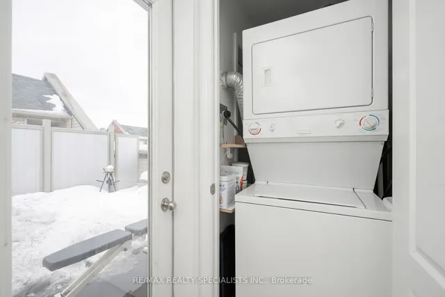 Additional image 32 of 76 Munro St Unit 4