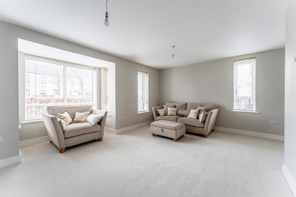 Additional image 10 of Hannah Drive, Locking Parklands - LARGE EXTENSION