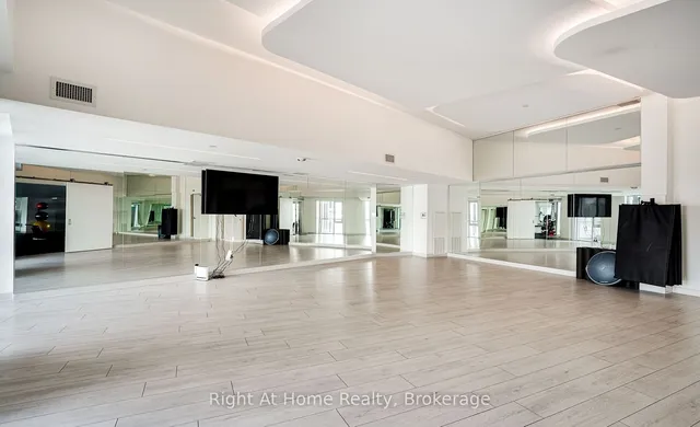 Additional image 27 of 3210 Dakota Common Unit A613