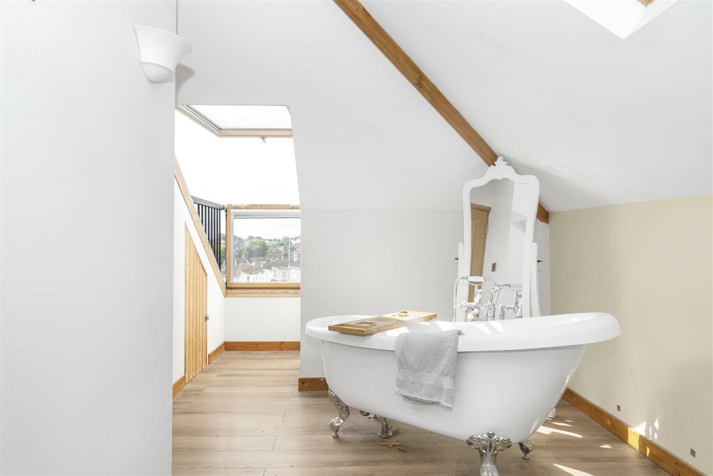 Additional image 8 of Soundwell Road, Kingswood