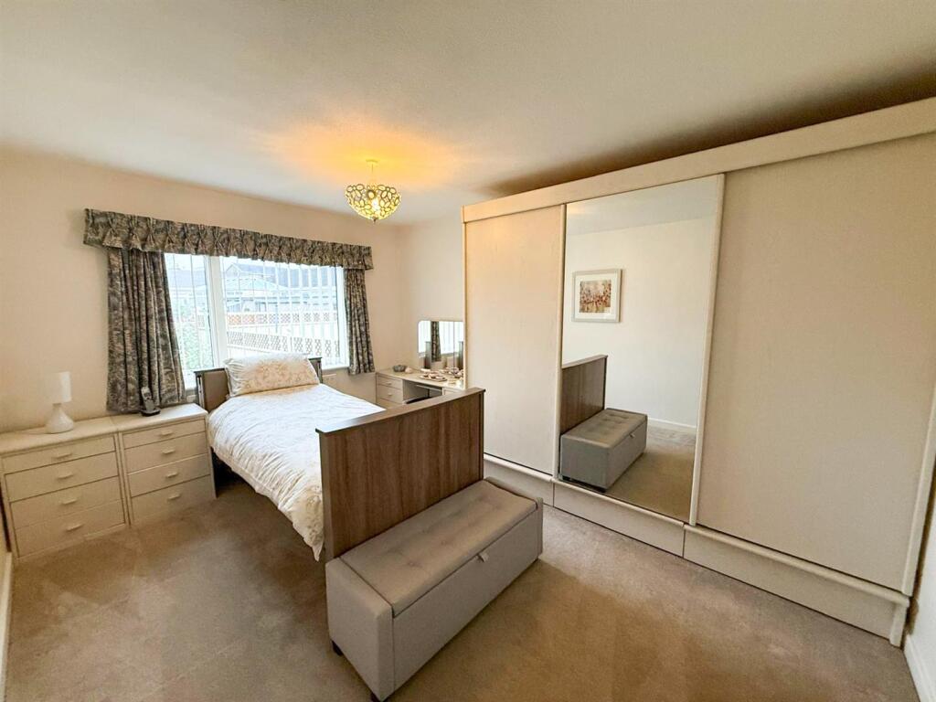 Additional image 8 of Aire Crescent, Cross Hills