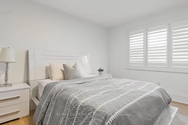 Additional image 37 of 2455 BON ECHO Dr