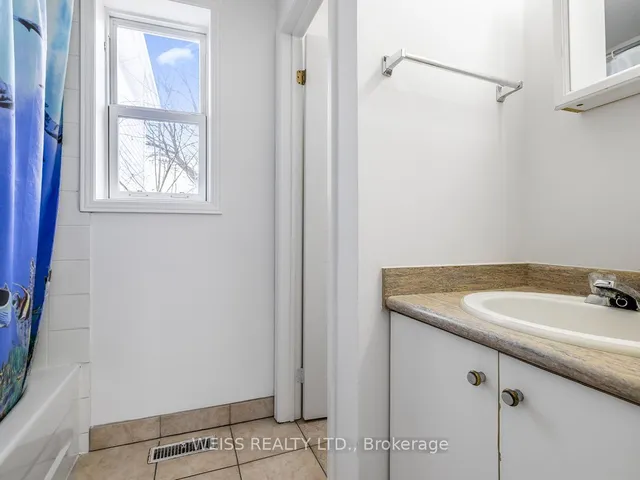 Additional image 32 of 98 Frontenac Ave