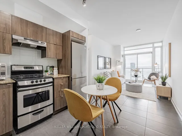 Additional image 4 of 170 Fort York Blvd Unit 2012