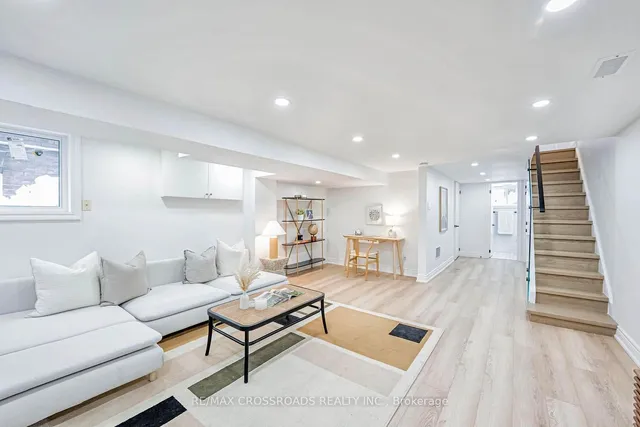 Additional image 22 of 548 Glebeholme Blvd