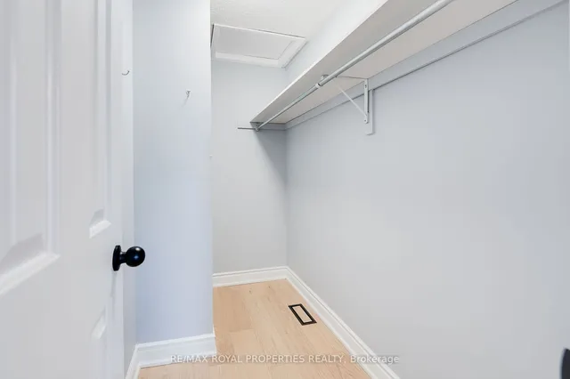 Additional image 5 of 3 Halfmoon Sq