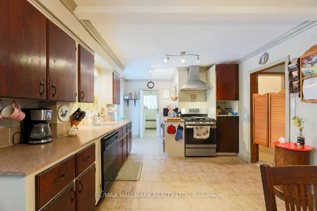 Additional image 6 of 17 Mystic Ave