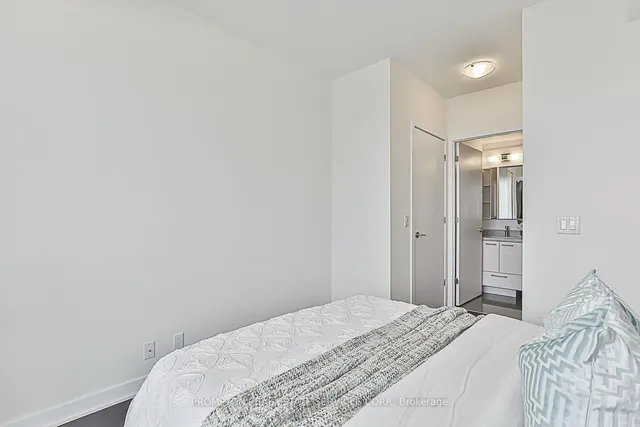 Additional image 19 of 2221 YONGE St Unit 2203