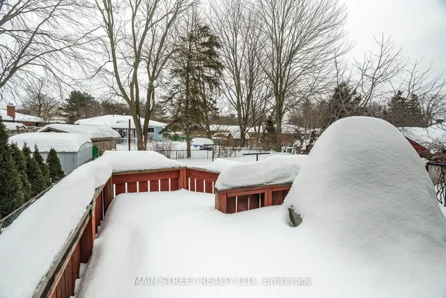 Additional image 28 of 92 Queenston Cres