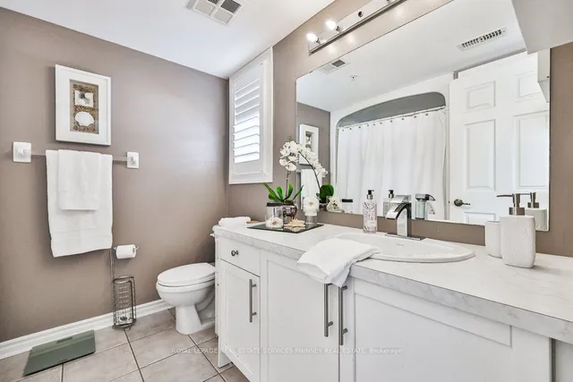 Additional image 15 of 1421 Walker's Line Unit 215