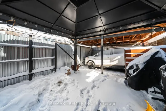 Additional image 36 of 891 Palmerston Ave