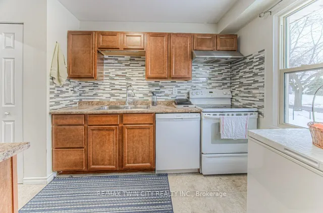 Additional image 4 of 52 Montcalm Dr Unit 7