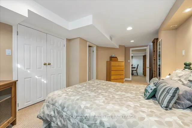 Additional image 34 of 1077 Grandeur Cres