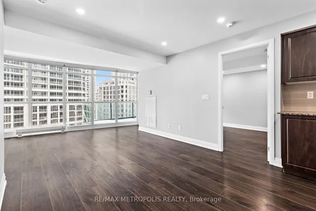 Additional image 8 of 209 Fort York Blvd Unit 678