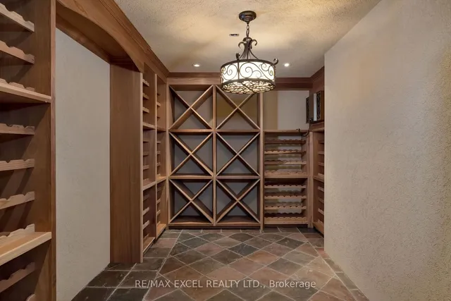 Additional image 34 of 36 Old Yonge St