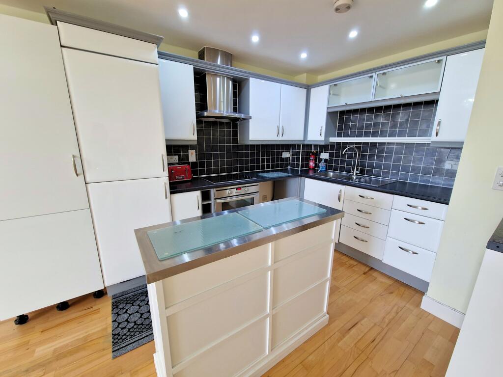 Additional image 6 of ESPLANADE HOUSE, THE ESPLANADE, PORTHCAWL, CF36 3YE