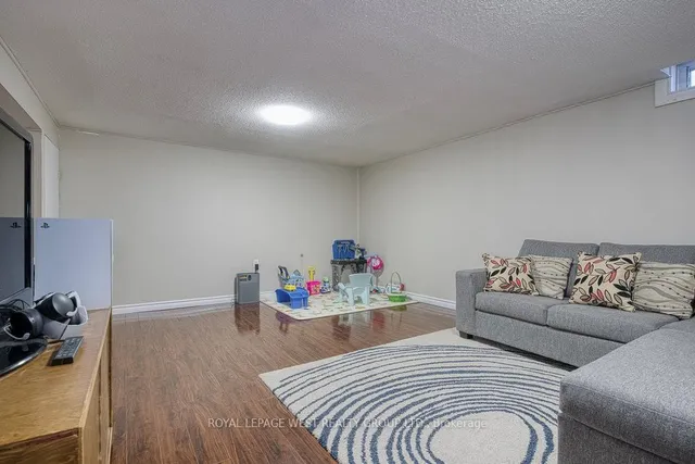 Additional image 36 of 45 Hansen Rd Unit 22