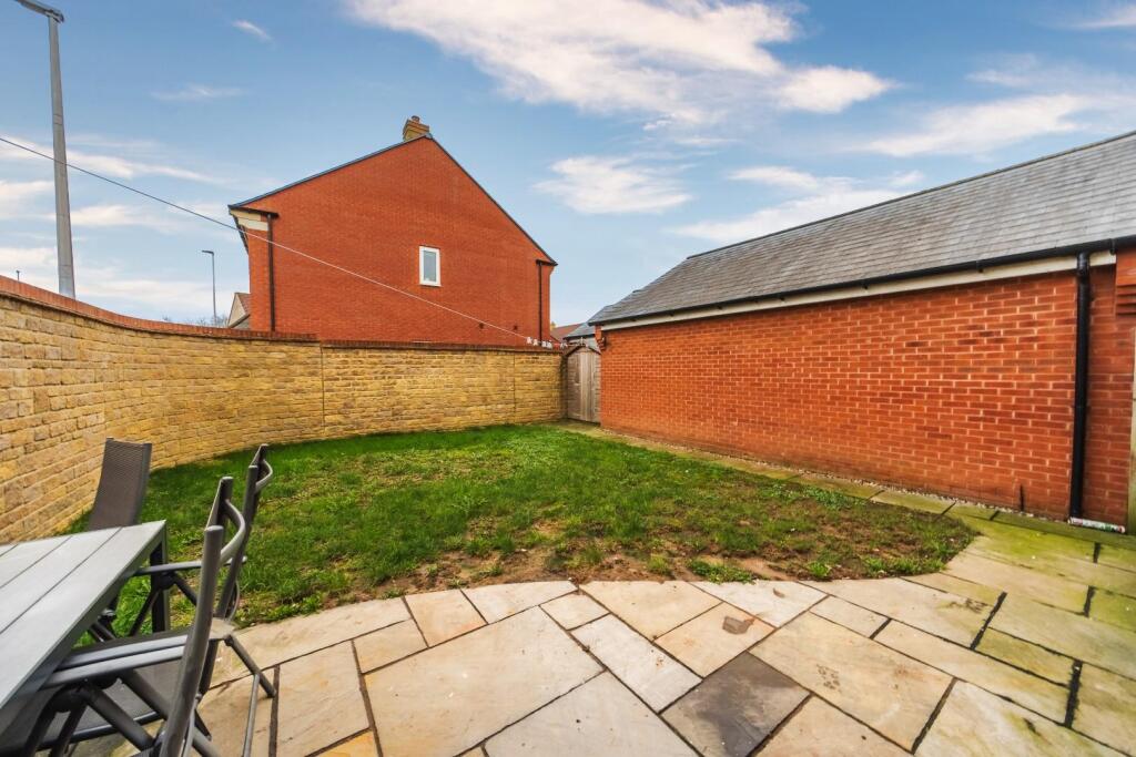 Additional image 2 of Family home in Yatton's popular Chestnut Park
