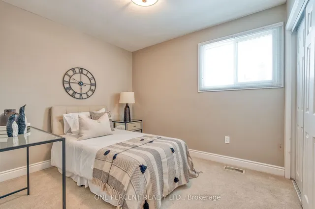 Additional image 23 of 5194 Broughton Cres