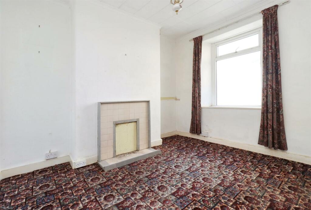 Additional image 4 of Character home in central Clevedon location