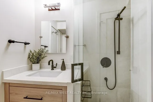 Additional image 17 of 121 Birch Ave