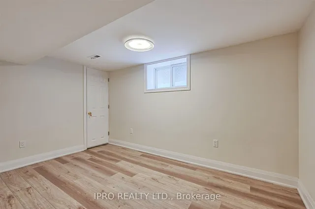 Additional image 32 of 20 THORNHILL Ave