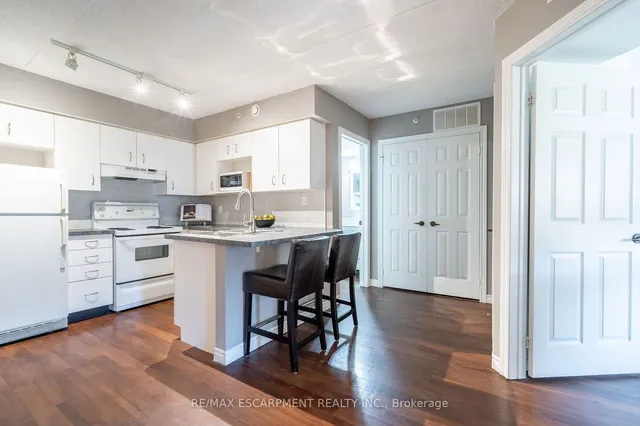 Additional image 11 of 4015 Kilmer Dr Unit 308