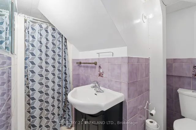 Additional image 20 of 14 Maxim Cres