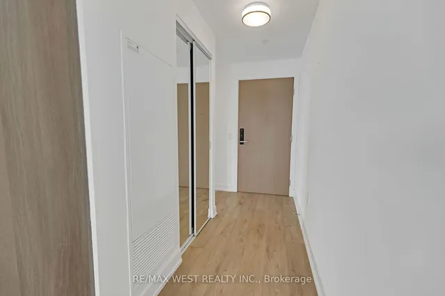 Additional image 5 of 575 Bloor St Unit 2102