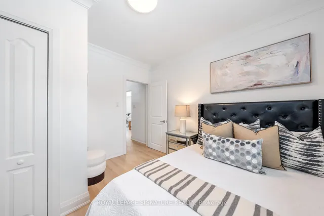 Additional image 24 of 94 Huntington Ave