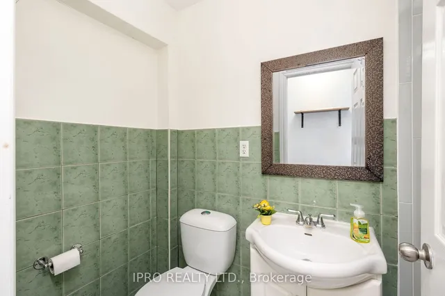 Additional image 11 of 1351 Lansdowne Ave