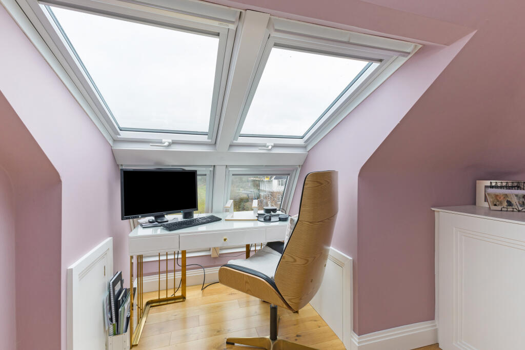 Additional image 17 of Station Road, Welham Green, AL9