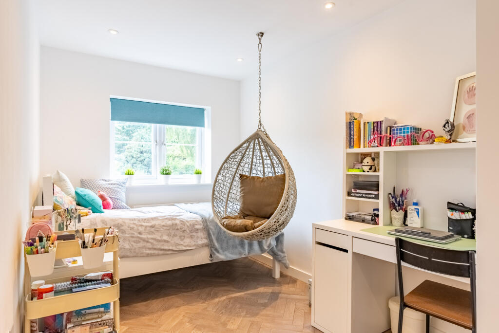 Additional image 14 of Mount Drive, Park Street, St. Albans, Hertfordshire, AL2