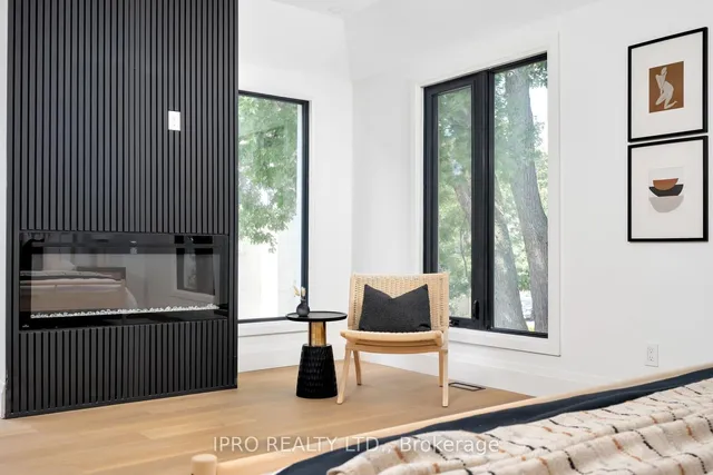 Additional image 31 of 1384 Pape Ave