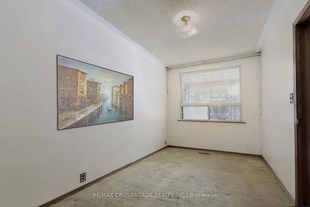 Additional image 5 of 734 Adelaide St