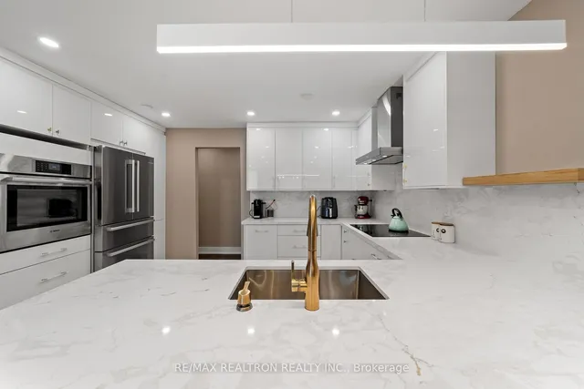 Additional image 16 of 130 Neptune Dr Unit 1501