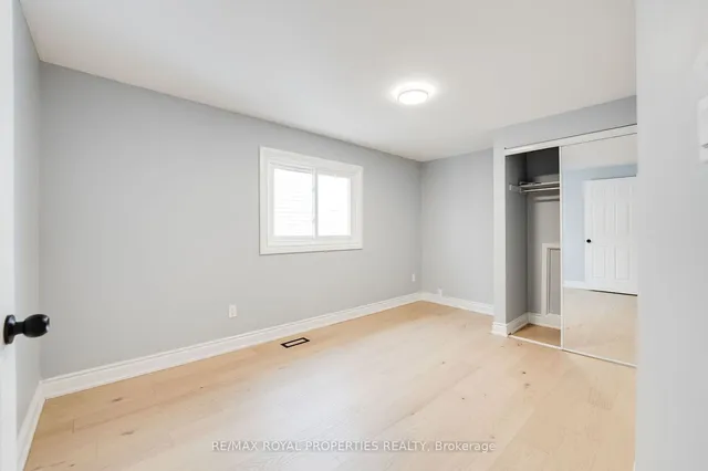 Additional image 34 of 3 Halfmoon Sq