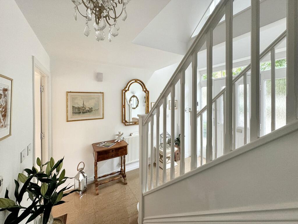 Additional image 18 of Wells View Drive, Bromley, BR2